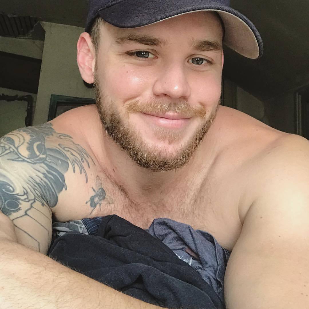 matthewcamp:  #goodmorningsunshine #picklesurprise #jansport #digbick #scaunchy #mothertrucker