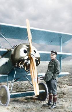 butcherandbolt:    Werner Voss (1897-1917) was one of Manfred von Richthofen’s closest rivals as an air ace during the 1916-17 period, with 48 victories to his credit.  