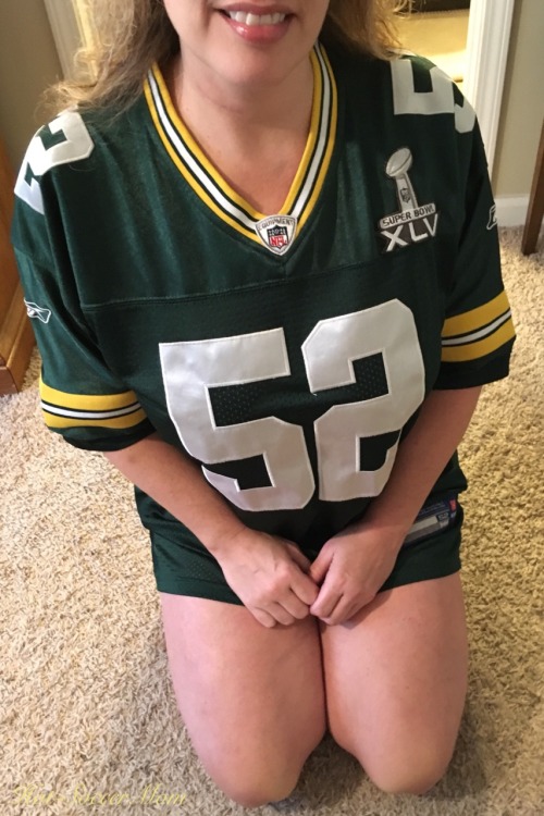 hot-soccermom:Fresh pics for today’s game. Go Packers!