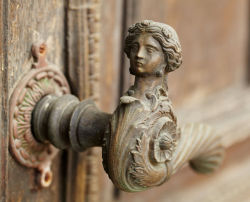 theantiquegeek:  Vintage door handle (door Danil Roudenko) 