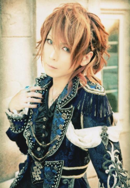 Aristocratic Metal Chick
