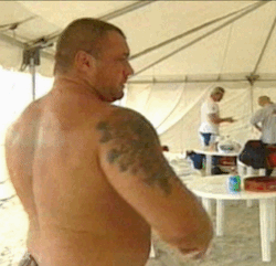 real-thick:  [ video link ] Austrian Strongman Musclechub Highlights