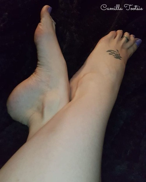 Good Morning foot lovers, another cold day in Britain I need a warm bath to warm my tootsies. . . 