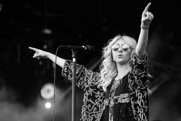 steam-and-pleasure:  Taylor Momsen