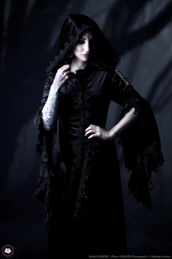 gothicandamazing:  Singer/Model: EleinePhoto: GRANN Photography Clothing: Sinister / The Gothic ShopBindi:Nocturne Jewellery Welcome to Gothic and Amazing |www.gothicandamazing.com  