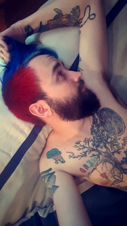 m0rphinecloud:  Better pictures in the morning but, hey, I’m digging it.