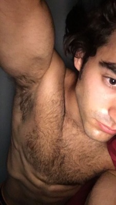 famous-male-celeb-naked:  Blake Michael(Disney