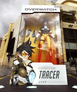 So it looks like giant life-sized Tracer figures exist. I need to know where I can buy/steal one immediately. I promise to be gentle with her. :)In related news, I went almost a month without making anything new in SFM because I was bored with it, but