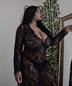 yungkiitten:  “Morticia”Full photoset