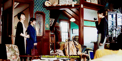 poirott:Hermes?? Is this a bloodstain inside?That? I used it to wrap a dismembered body.A dismembere