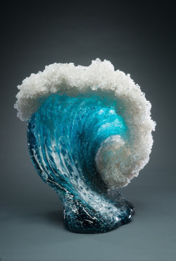 an-artastrophe:  Glass Sculptures of Crashing Frozen WavesAmerican artists couple Paul DeSomma and Marsha Blaker express their oceanic inspirations through amazing glass sculptures showing troubled waves and their foam, in suspension. To design the vases