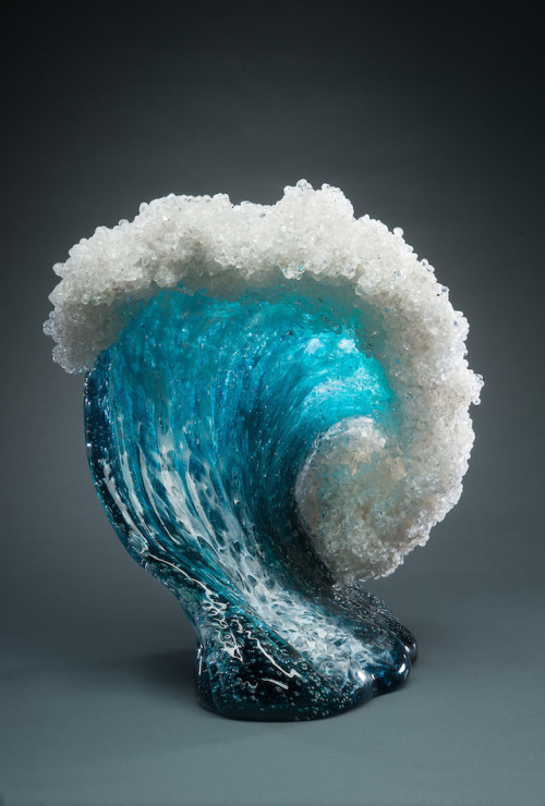 an-artastrophe: Glass Sculptures of Crashing Frozen Waves American artists couple Paul DeSomma and M