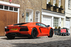 automotivated:  Lamborghini lp700-4 Aventador. (by Mauro van Zoeren) 