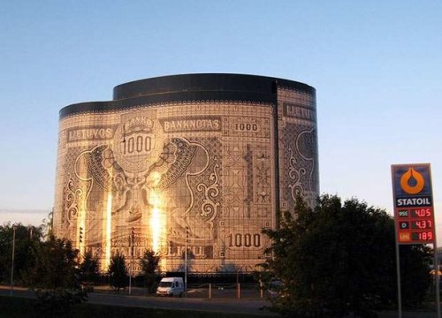 passius:  unicorn-meat-is-too-mainstream:      passius:  10 STRANGEST BUILDINGS IN THE WORLD THE WONDERWORKS BUILDING IN FLORIDA THE BASKET BUILDING IN OHIO THE MONTREAL BIOSPHERE IN CANADA RIPLEY’S BELIEVE IT OR NOT BUILDING IN CANADA BANKNOTE BUILDING