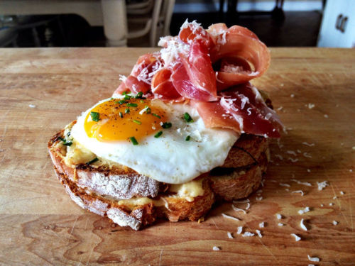 hisprincessblueeyes:  ~ yummmm