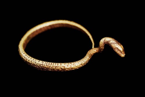 ancientjewels:Meroitic period Nubian gold ring in the form of a snake; 40 BCE - 114 CE. From the col