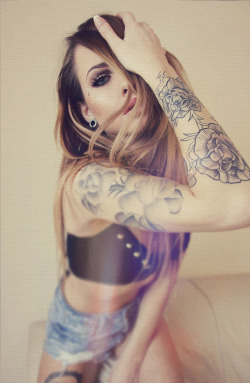 inkglamour:  tattoo girl