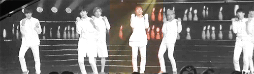 takeovermyheart:  when sunggyu dances the wrong move during last romeo 
