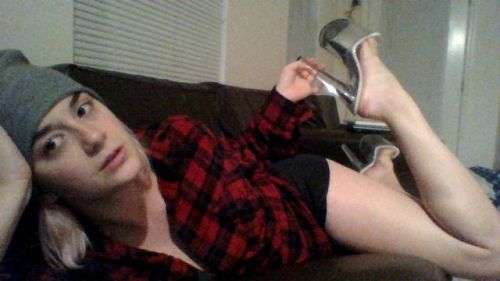 stripperblog:  2001apinkodyssey:  50% imraan 25% track runner 25% stripper  100% baller <3