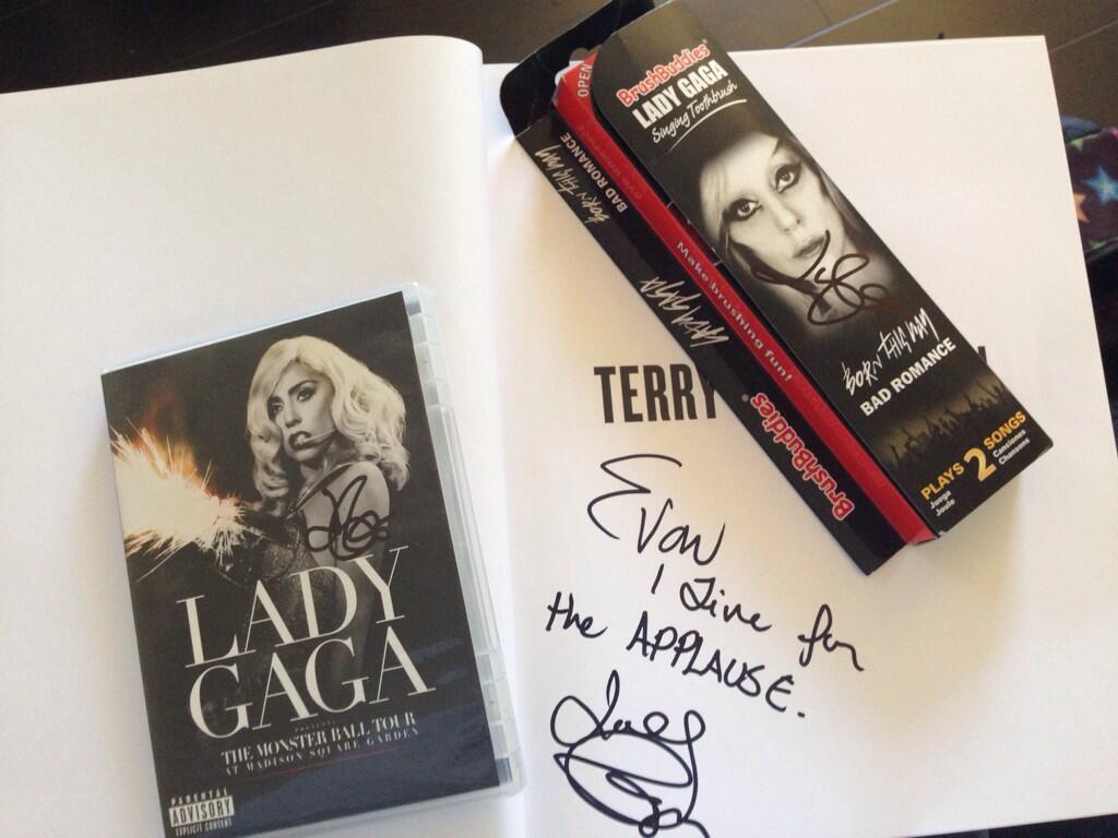 nerdfacekillah:  gaga signed this today 