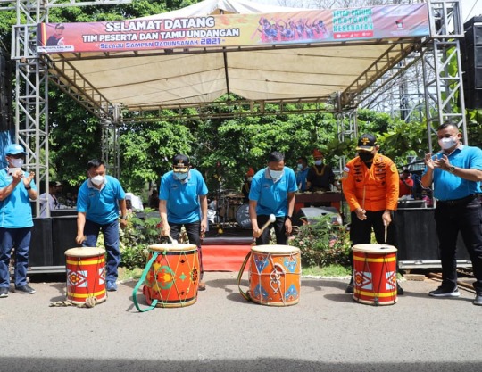 Festival Selaju Sampan Tradisional Badunsanak, Lestarikan Seni dan Budaya Lokal Kota Padang Festival Selaju Sampan Tradisional Badunsanak, Lestarikan Seni dan Budaya Lokal Kota Padang