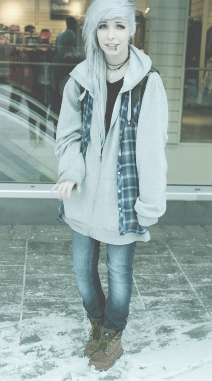 lillalexandras:me today in town, sorry for bad quality and looking like a big poop c: <3