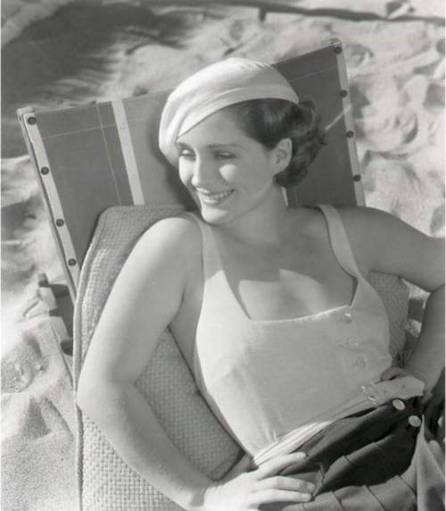 fuckyeahmodernflapper: Norma Shearer, 1930s.