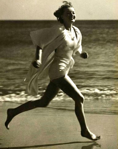 Silver-White SatinBeach CostumeMartinMunkácsi (American, born Hungary; 1896–1963)1933Fashion photogr