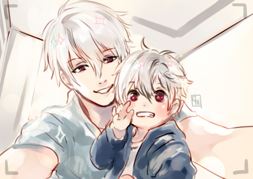 hachiimi:Teaching son how to selfie. Another fast doodle. I use ref for this tho because fk hand.Zen