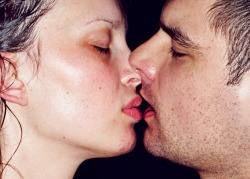 euo:  Kasia Kifert KISS KISS 