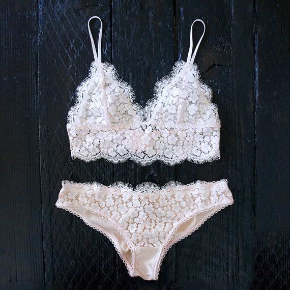 inlovewithburlesquelingerie:  Handmade by Elma 