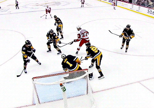 there he is... the hbic... | pens vs red wings, 28 jan 2022 #casually knocking men over and then letting his crew come defend him #sidney crosby#pittsburgh penguins#hockey