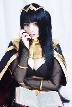 hotcosplaychicks:  Dark Mage - Tharja by HeyShika Check out http://hotcosplaychicks.tumblr.com for more awesome cosplay