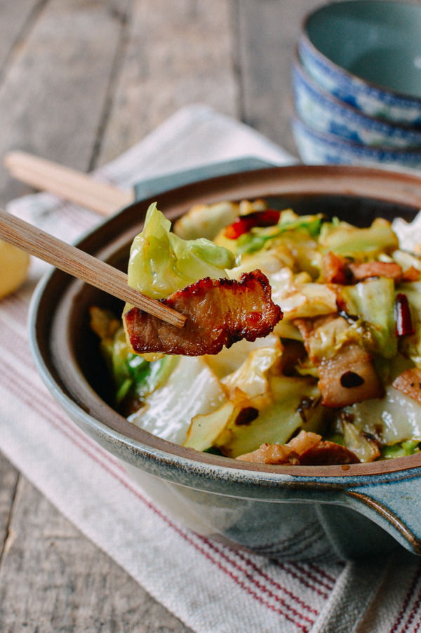 justfoodsingeneral:  Chinese Cabbage Stir-Fry 卷心菜炒肉片“This cabbage