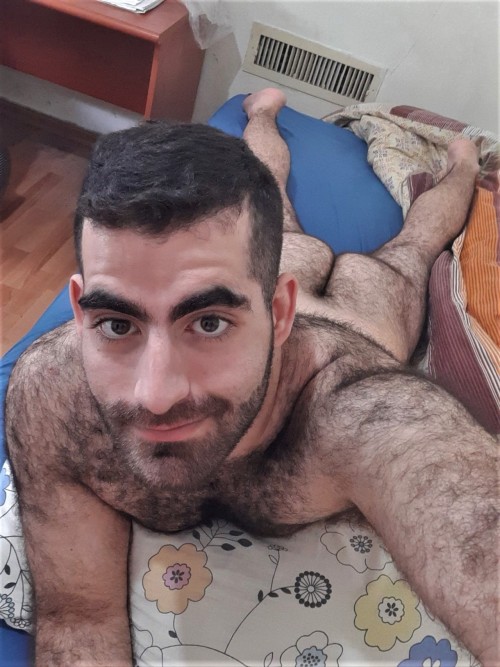 Blueyesbator:  Alphasneakersub:  +++ 🤪   Omg This Guy Is So Handsome And Hairy!