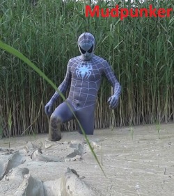 mudpunker:Mudpunker in Spiderman Zentai is