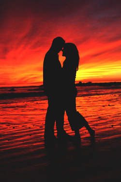 wavemotions:  California Sunset, Lovers on the Beach