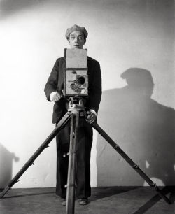  Buster Keaton in The cameraman directed