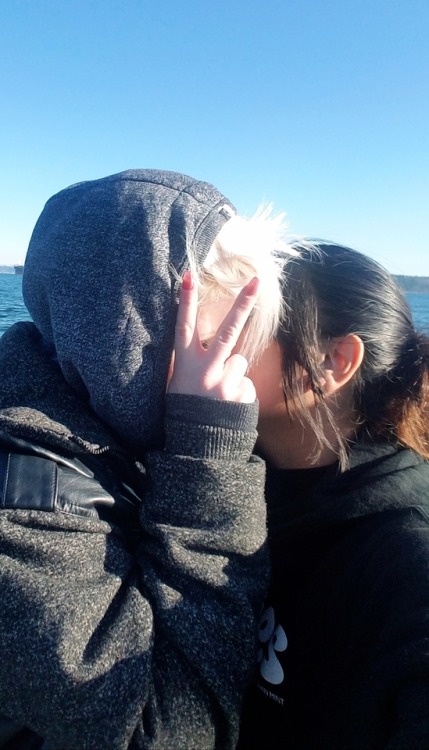 lesbians-run-the-world: kanobiiwan:Anywhere with youSo cute ️‍