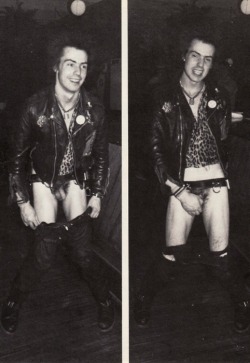 vintagemalenudes:  Sid Vicious showing his cute dick 