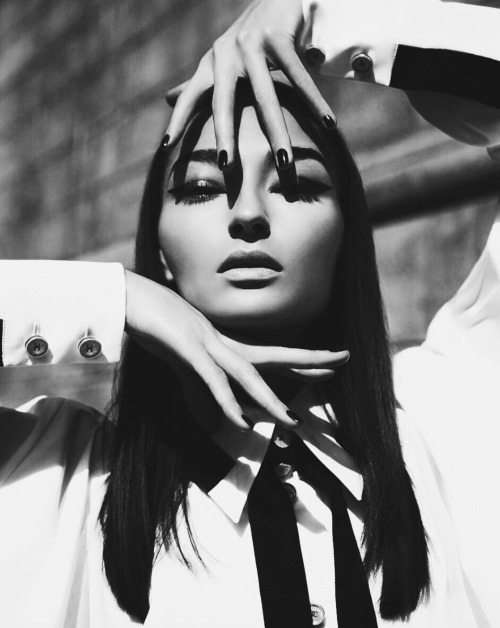 m-a-g-n-e-t-i-c-e-y-e-s:  Bruna Tenorio for Issue Magazine, Summer 2016 