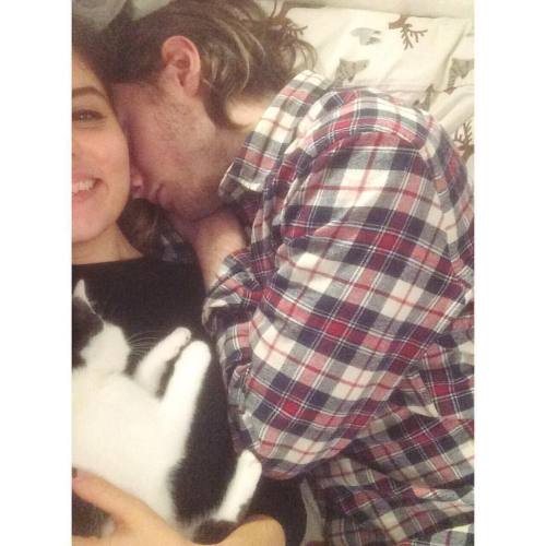 My perfect little family ❤️ #goodnight #goodvibes #selfie #kitten #couple #boyfriend #love #family #