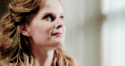 fairesttale:  OUAT S4 meme → [3/5] characters » Zelena ∟ “Oh, visitors! I’ll put the kettle on.” 