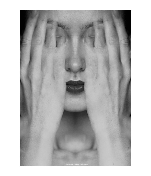 darksilenceinsuburbia:  Diana Chrzynska. Faces - Self-portrait.   Behance  Blog  Facebook  Tumblr