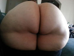 deliciouslymonnyme:  comejoinusbbwssbbw83:  nice and round ass    bumpsnboobs:comejoinusbbwssbbw83:nice and round ass   