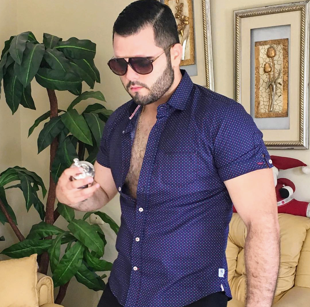 bear-hairy:  Guapísimo el hombre 😍, De Durango México.Déjanos tu comentario