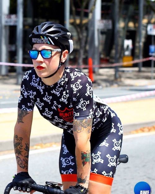 fixiegirls: @leeana_j:Race Face… When you know shit’s about to get real. Alex Eecen #raceface #raced