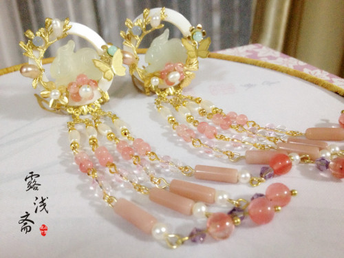 fouryearsofshades: (via （绝版展示）红兔-淘宝网) Chinese jewelry by 露浅斋.