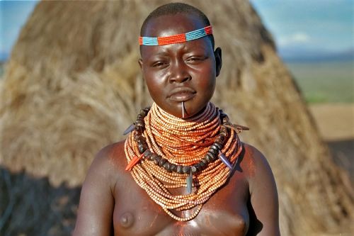 Porn photo Ethiopian Karo woman, by Alfonso Navarro