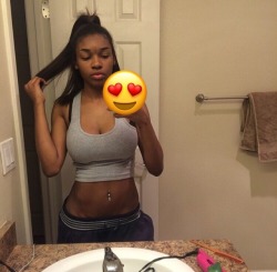 hornymixedgirl:  My pussy is trying to expose